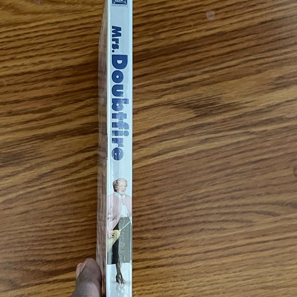 Mrs Doubtfire Movie DVD - Picture 4 of 4